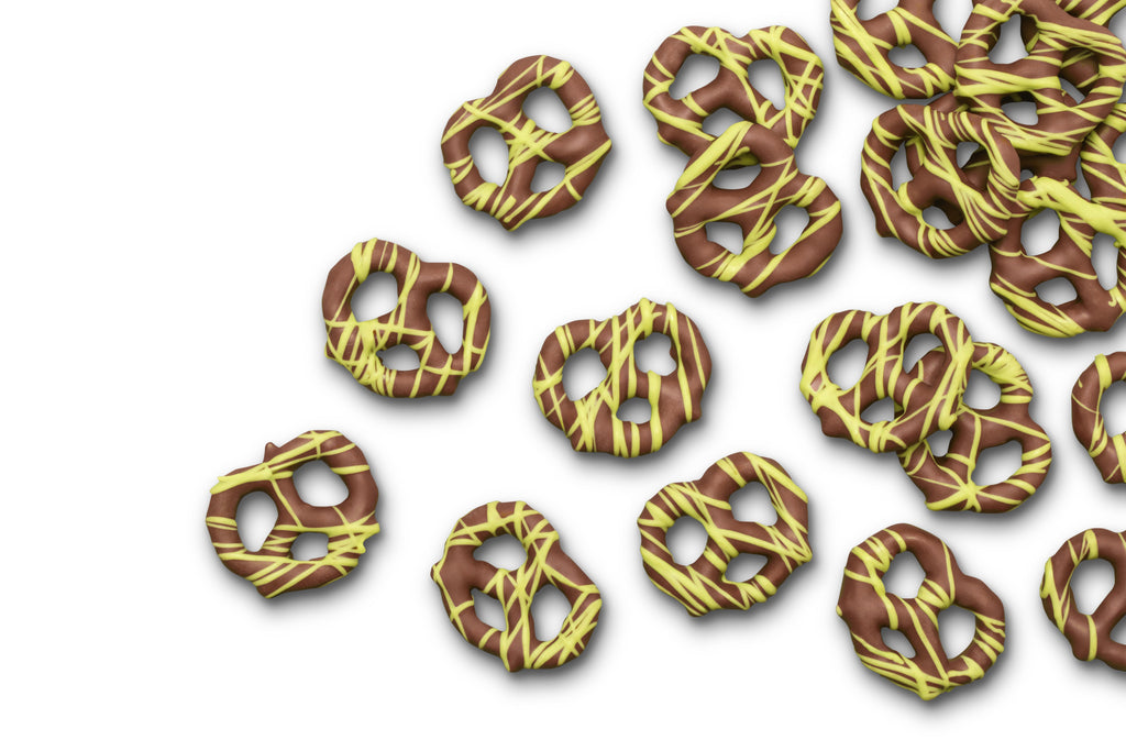 Milk Chocolatey Mini Pretzels with Pistachio Flavored Drizzle A4
