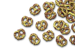 Milk Chocolatey Mini Pretzels with Pistachio Flavored Drizzle A4